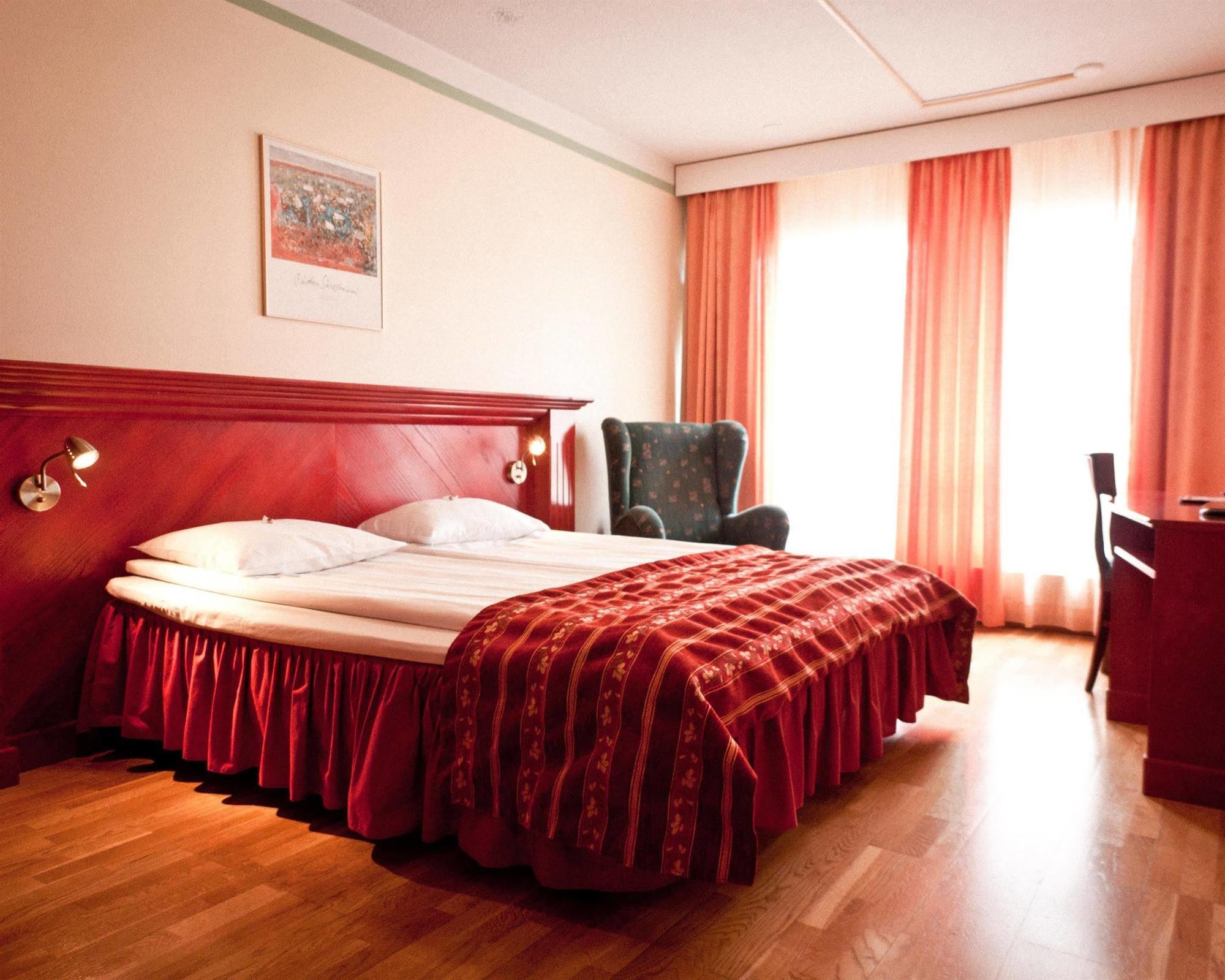 Samantta Hotel & Restaurant Haukipudas Εξωτερικό φωτογραφία