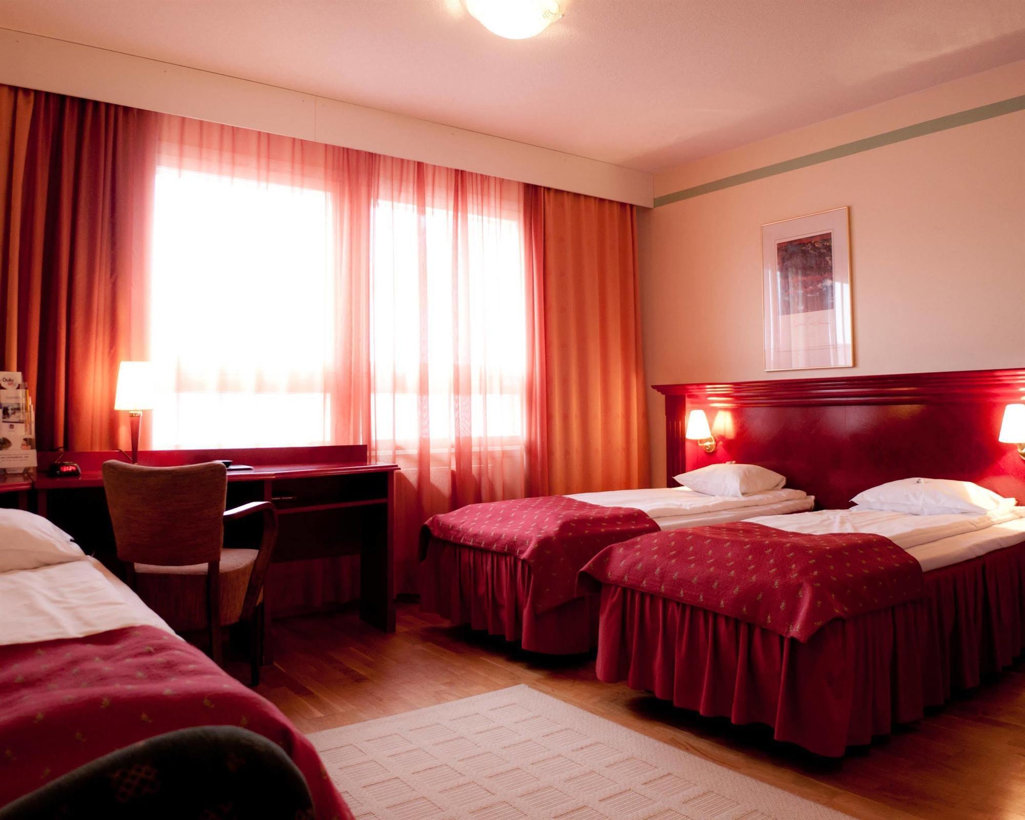 Samantta Hotel & Restaurant Haukipudas Εξωτερικό φωτογραφία